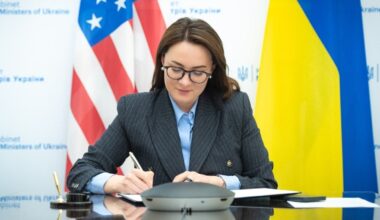Ukraine and US sign outline of minerals deal