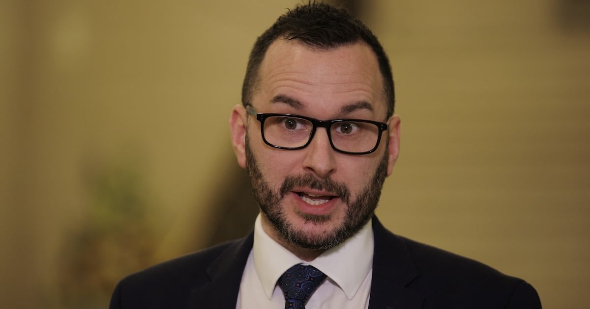 Larger unionist parties fail to support TUV Irish language signs petition