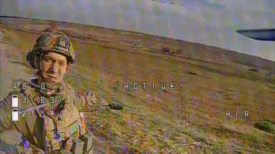 Unknown technology: Russian soldier tried to catch Ukrainian FPV drone.