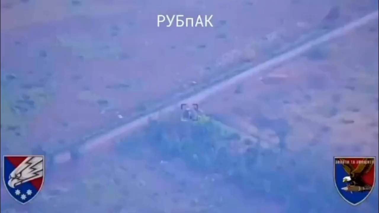 Drone footage of a Russian BM-21 Grad MLRS getting attacked by a Ukrainian FPV pilot of the 25th Airborne Brigade. Pokrovsk, Donetsk Oblast.