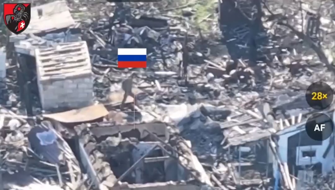 Curious Russian soldier picked up an Ukrainian IED and was blown up. Pokrovsk direction. Observed by Ukrainian 155th Mechanized Brigade. April 2025