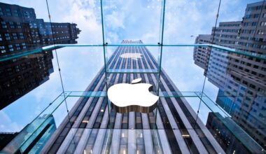 Apple Plans On-Device AI Data Analysis To Boost Privacy, Catch Up In AI Race - Meta Platforms (NASDAQ:META), Apple (NASDAQ:AAPL)