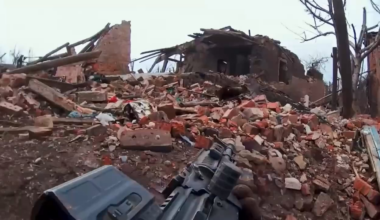 Ukrainian Soldier from the Police Rifle battalion Eliminates 3 Russian Soldiers close combat extended footage (Donetsk Region)