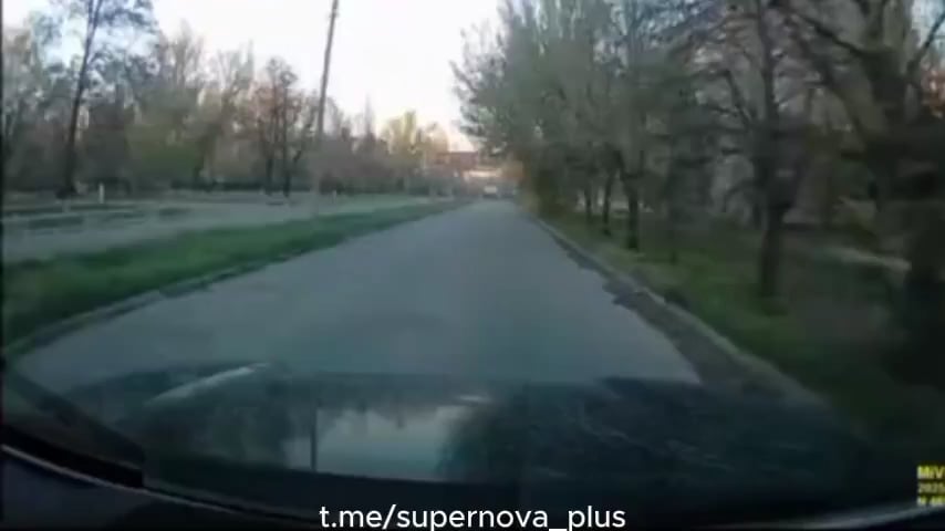 Two Ukrainians in Kherson spot a landed russian fpv drone, when it takes off they chase it down with their car and EW.
