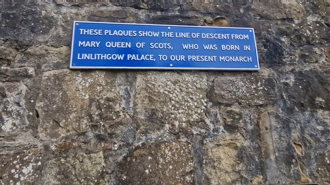 Went to Linlithgow yesterday for a day out and spotted these plaques showing the Scottish bloodline in todays Monarchy