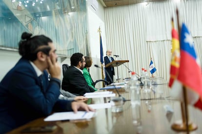 Imágenes Primer Encuentro de Rectoras y Rectores Chile–España: Retos de la Universidad en el Siglo XX.