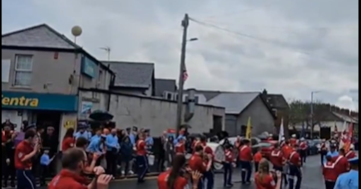 Loyalists mock death of Pope Francis at Apprentice Boys parade attended by senior DUP figures