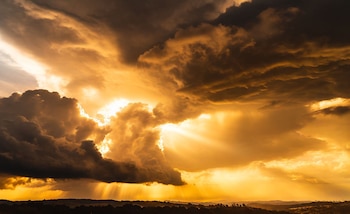 Temperatura, probabilidad de lluvia, nubosidad