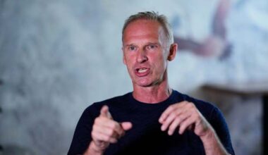 Czech leaders condemn Russian threats against NHL great Dominik Hasek