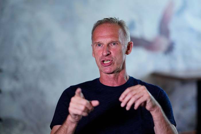 Czech leaders condemn Russian threats against NHL great Dominik Hasek