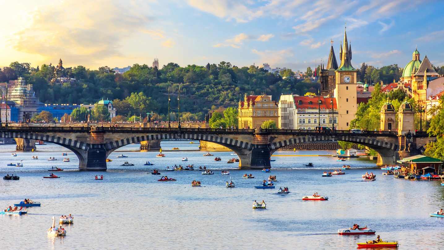 Czechia Records First Summer Day with Over 25°C Heat