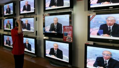 Putin’s TV Goons Jump for Joy at Trump’s Tariff ‘Buffoonery’