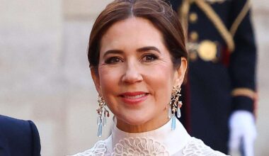 Did Queen Mary Skip Tiara at Glam Banquet in France Due to Protocol?