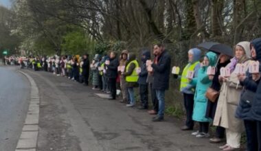 More than 100 anti-abortion protesters target Glasgow hospital