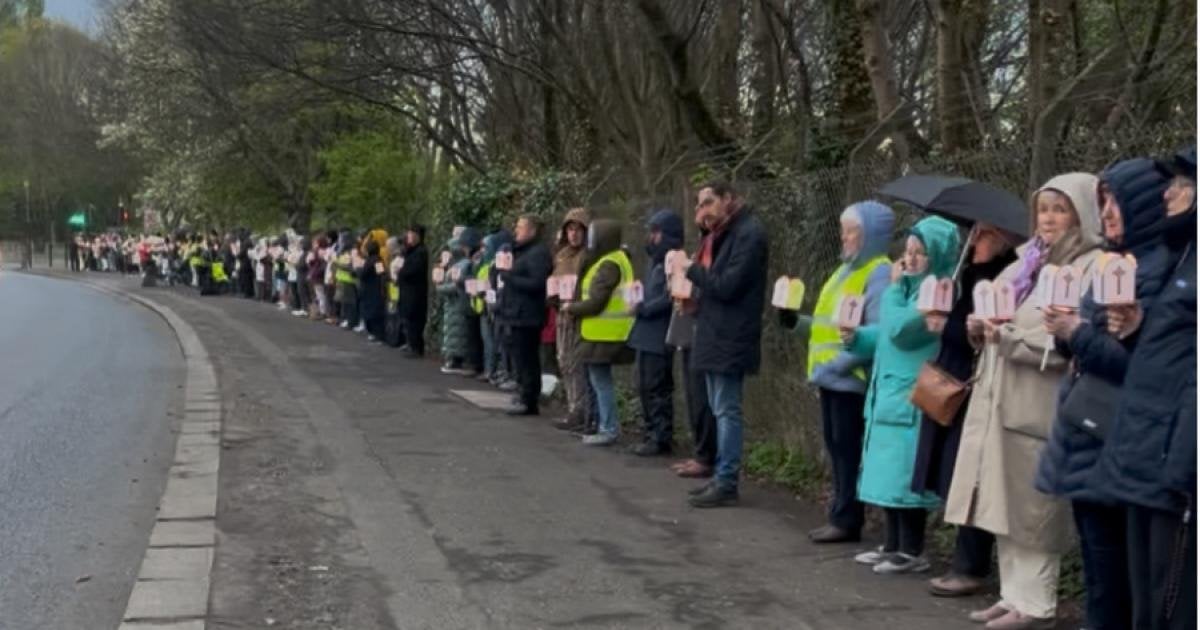 More than 100 anti-abortion protesters target Glasgow hospital