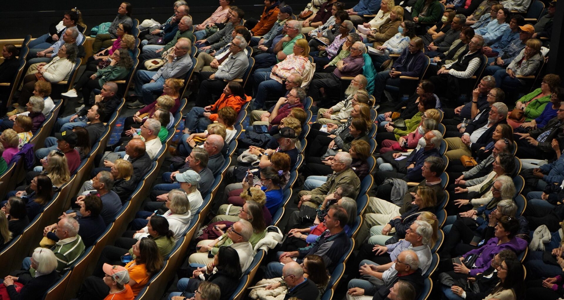 Montgomery County residents voice concerns over Trump at Dean town hall