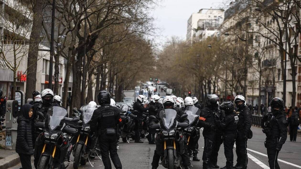 Les agents de la Brav-M jugés à Paris pour violences sur des étudiants ont reconnu les faits