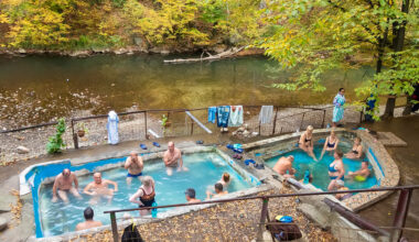Spa tourists in Băile Herculane - © Balate.Dorin/Shutterstock