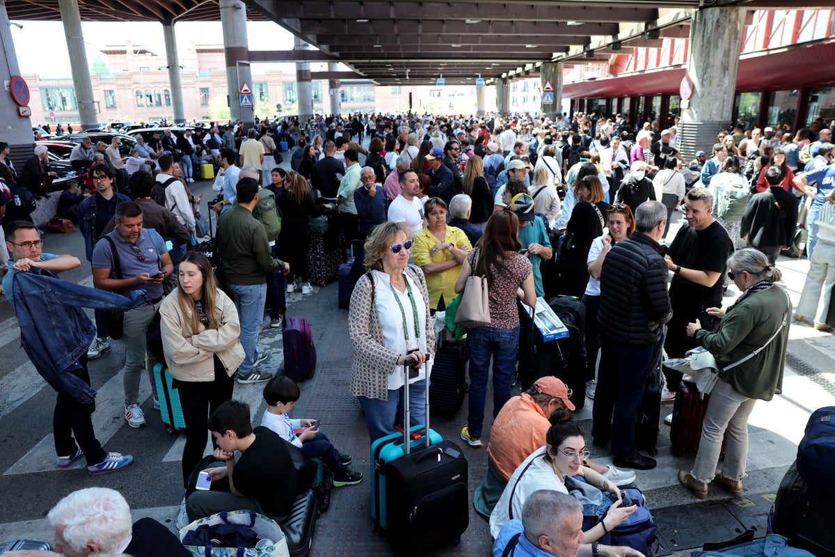 Spain-Portugal power outage live: Officials race to find cause of blackout as electricity returns to homes