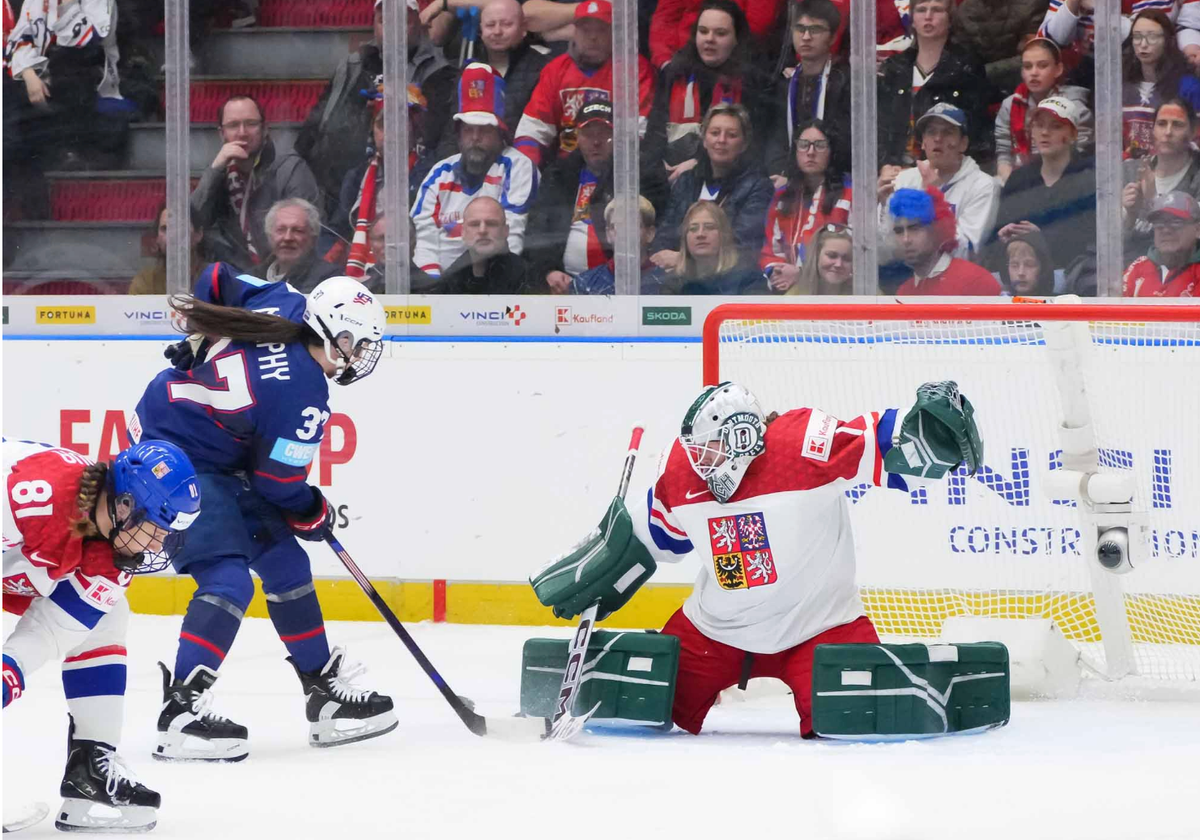 Abbey Murphy Powers USA to 4-0 Victory Over Czechia