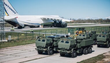 Six HIMARS rocket artillery systems arrive in Estonia, strengthening NATO’s eastern flank