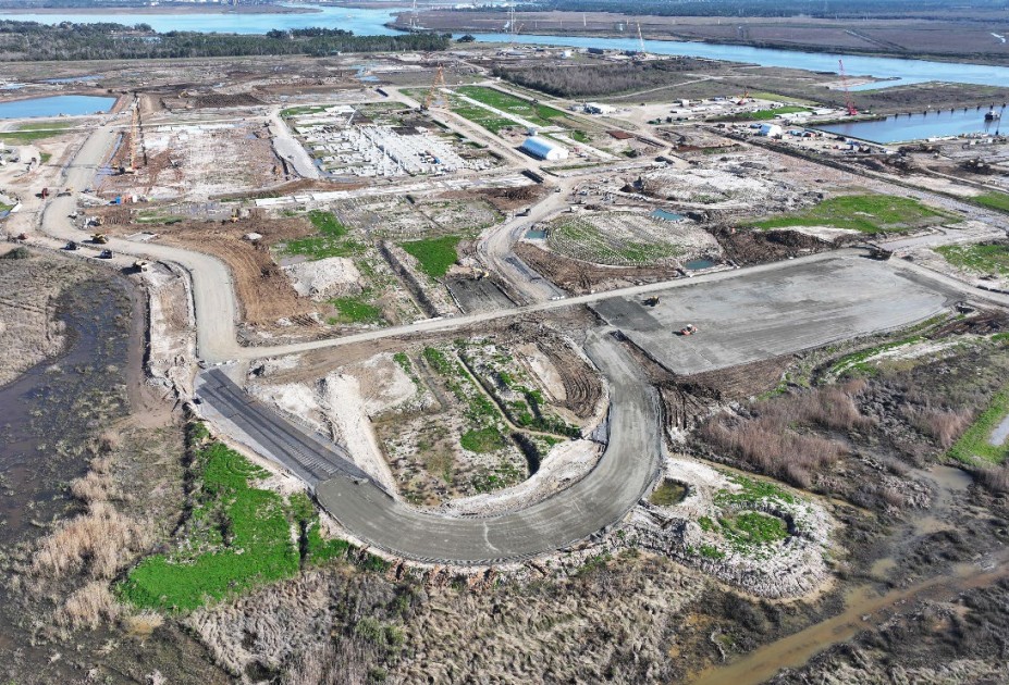 Stonepeak to take 40 percent stake in Woodside's Louisiana LNG project