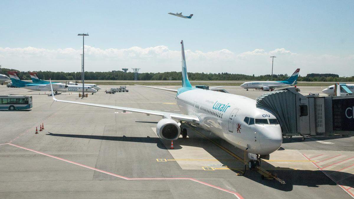 Öldruckproblem über den Alpen: Luxair-Flug weicht nach Genf aus