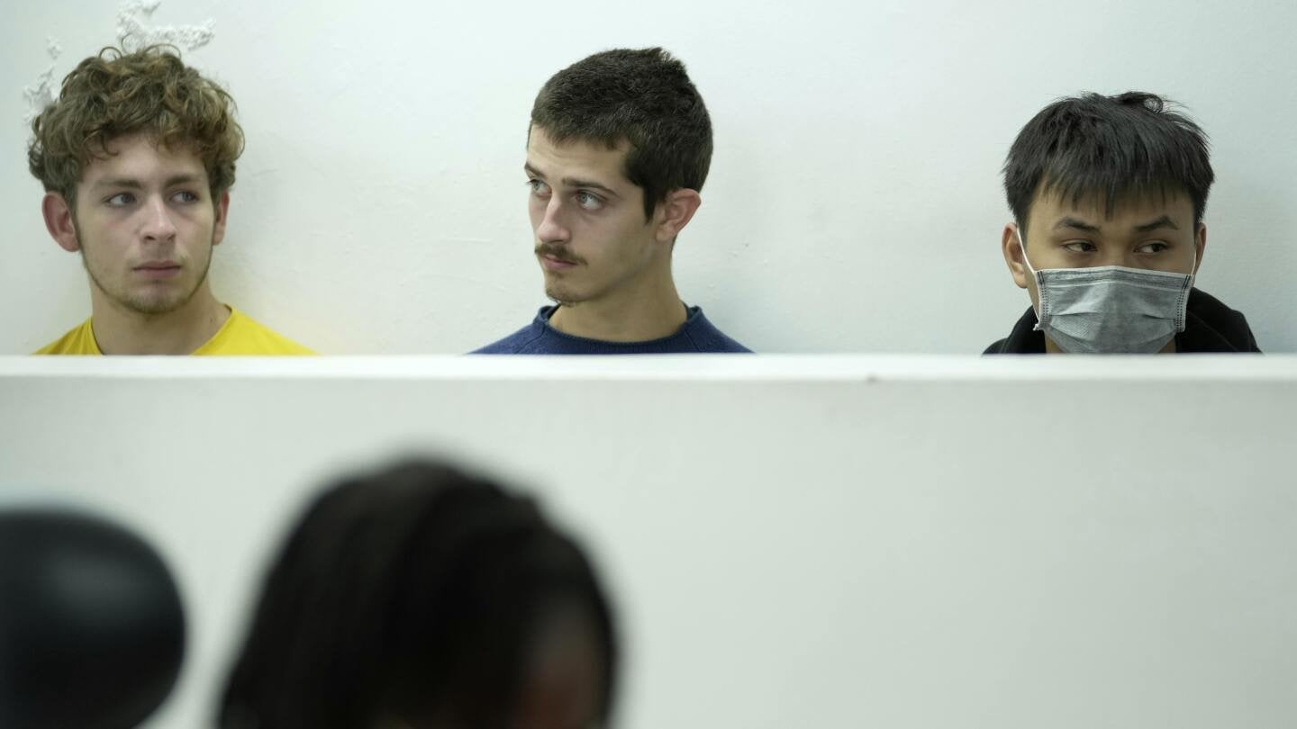 Belgian Teens Smuggle 5000 Ants in Kenya