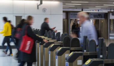 TfL’s war on fare dodgers stepped up amid concern of surge in ‘gate-pushers’ - London Evening Standard