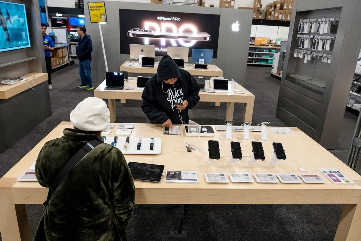 Trump Exempts Phones, Computers, Chips From ‘Reciprocal’ Tariffs