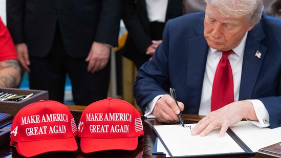 Donald Trump signed 137 executive orders between January 20 and April 24, 2025.(AFP)