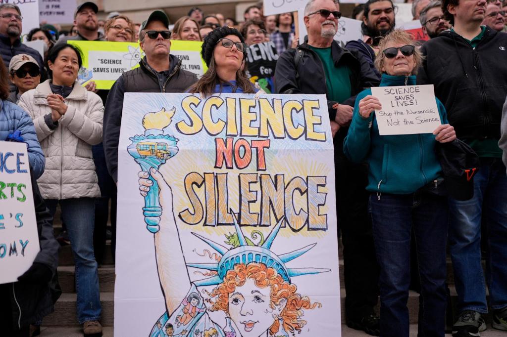 Scientists sue NIH, saying politics cut their research funding