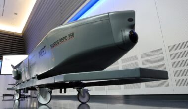 Moskau - Kreml kritisiert Merz-Vorstoß für Taurus-Lieferungen an Ukraine