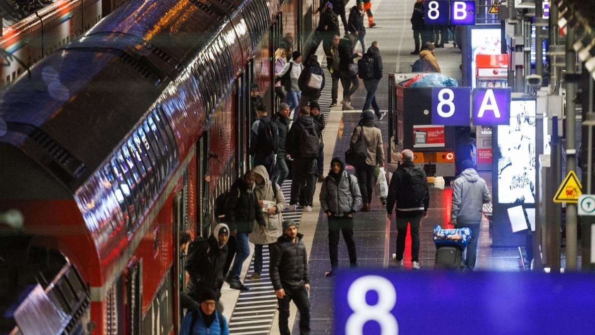 Einigung bei Streitpunkt von Schwarz-Rot: Deutschlandticket bleibt über 2025 bestehen