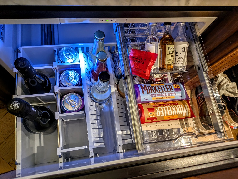 Villa Copenhagen - Mini fridge with mini bar drinks & snacks