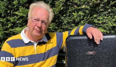 Welsh couple stranded after being let off packed GWR train for air