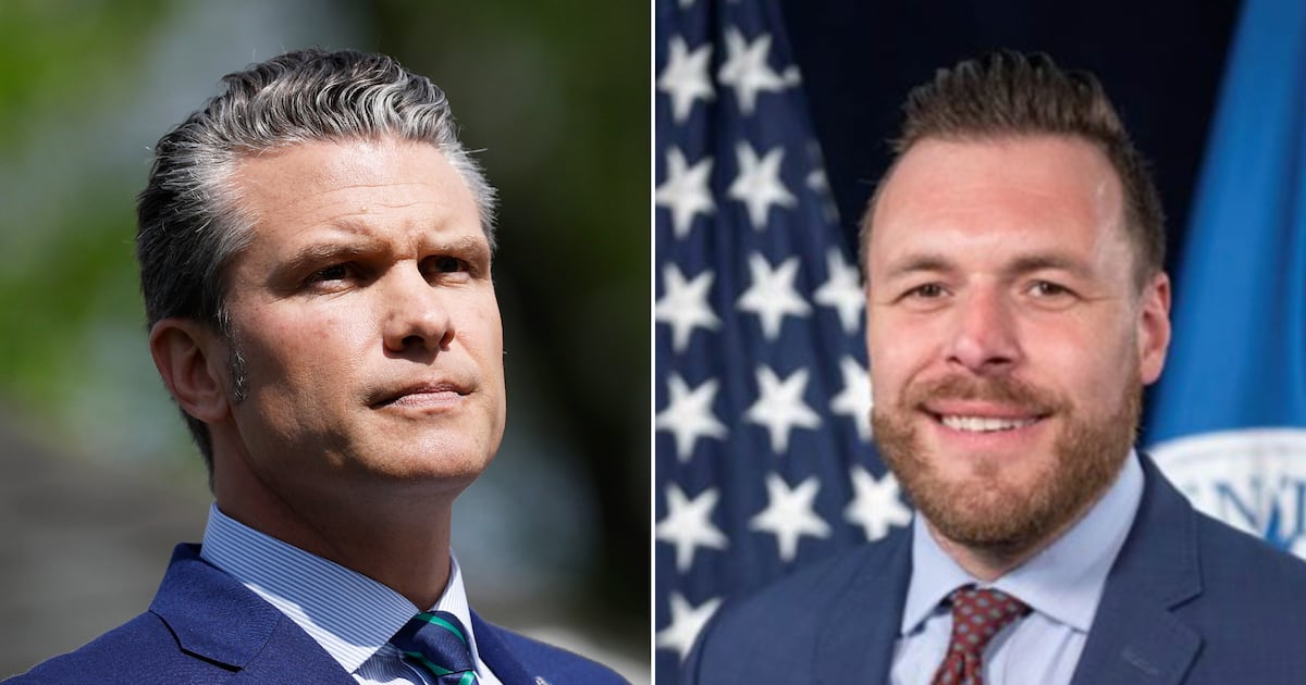 Hegseth’s Strip Club Fan Chief of Staff to Exit Pentagon
