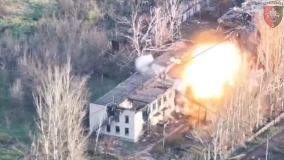 Ukrainian aviation destroyed Russian infantry position using JDAM-ER bombs. Soledar sector, April 2025