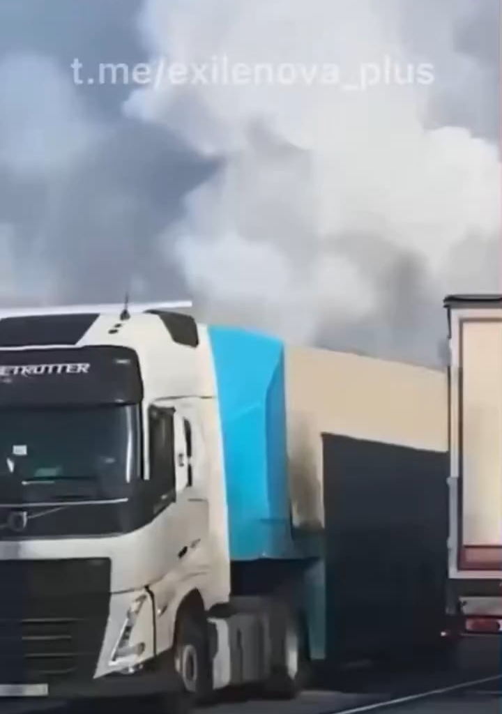 Huge explosion at the GRAU 51 Arsenal east of Moscov 22/4-25. Filming location roughly 6km distance.