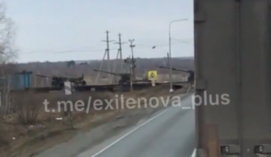 Russian truckers filmed de-preserved WWII howitzers beeing moved somewhere inside of Russia. Everything is going according to the plan. April 2025