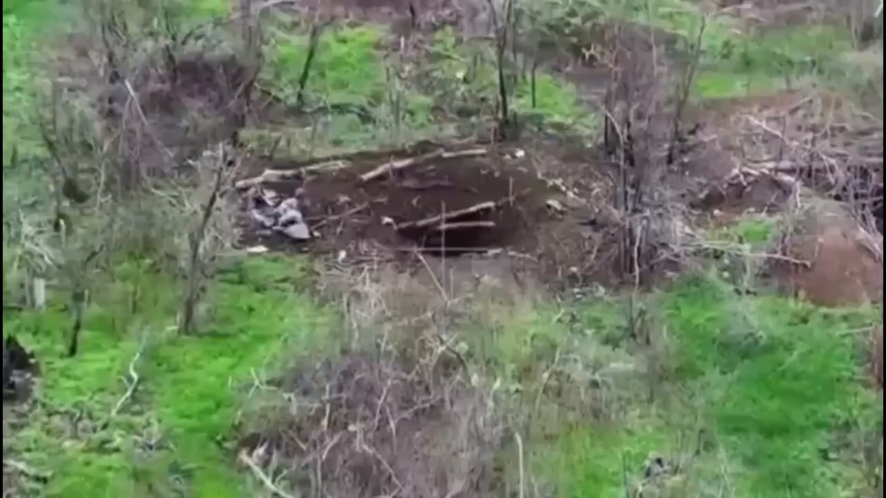 Russian soldier surrenders to Ukrainian drone , Slava Ukraine 🇺🇦 🔥🇺🇦🔥
