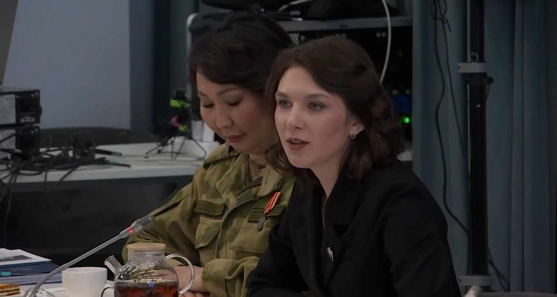Putin’s meeting with soldiers’ families. The shortest version possible.