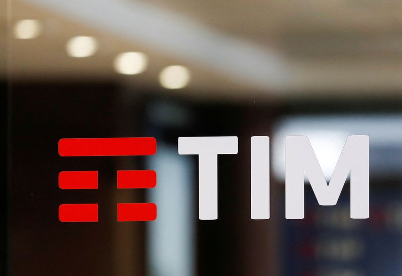 Italy-led consortium agree deal to buy Telecom Italia's subsea unit