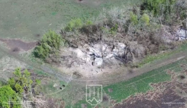 Ukrainian soldiers of the 15th NGU Brigade Kara-Dag stormed a Russian position and threw a TM-62 mine inside the enemy dugout. Kupyansk direction. April 2025