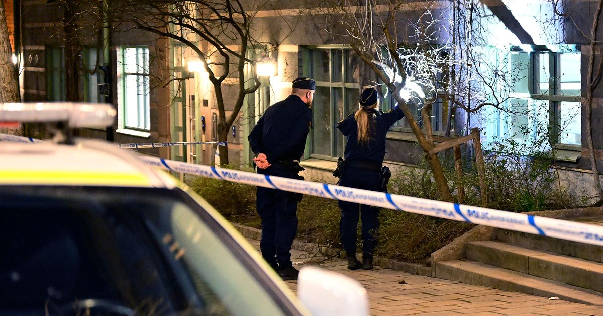 Barn har fallit ut från fönster på Södermalm - SVT Nyheter