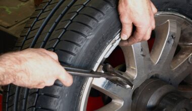 Un chauffard percute un homme et son père alors occupés à changer une roue: le fils est décédé sur place