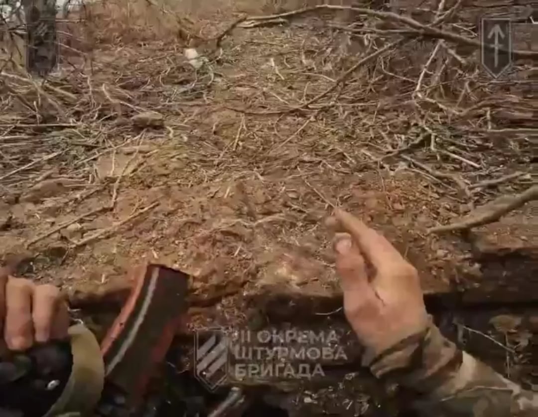 Members of the 2nd Company, 1st Assault Battalion, 3rd Separate Assault Brigade clearing out ruins of a village in the luhansk region. They ended up taking a Russian position in basement and eliminated the Russians defending it.