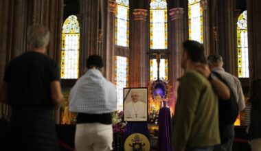 Photos: The world reacts to Pope Francis’ death