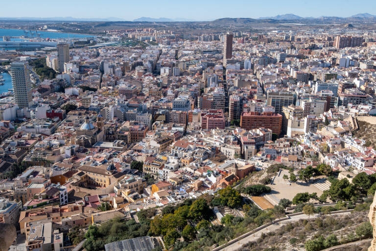 Panorámica de la ciudad de Alicante. -
