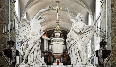 Why are church thefts on the rise in France?